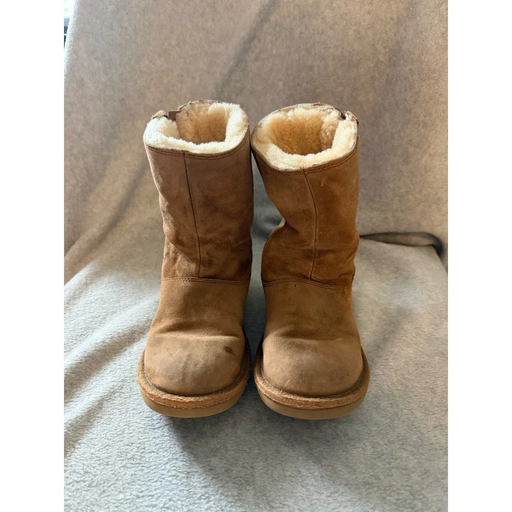 UGG Kids Boots Size 3 Chestnut Suede Rainbow Zip Sheepskin Classic Short 5654